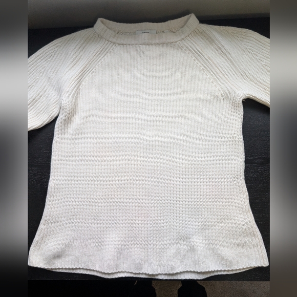VINCE Ribbed Raglan Crew Sweater in Ivory - Picture 7 of 16